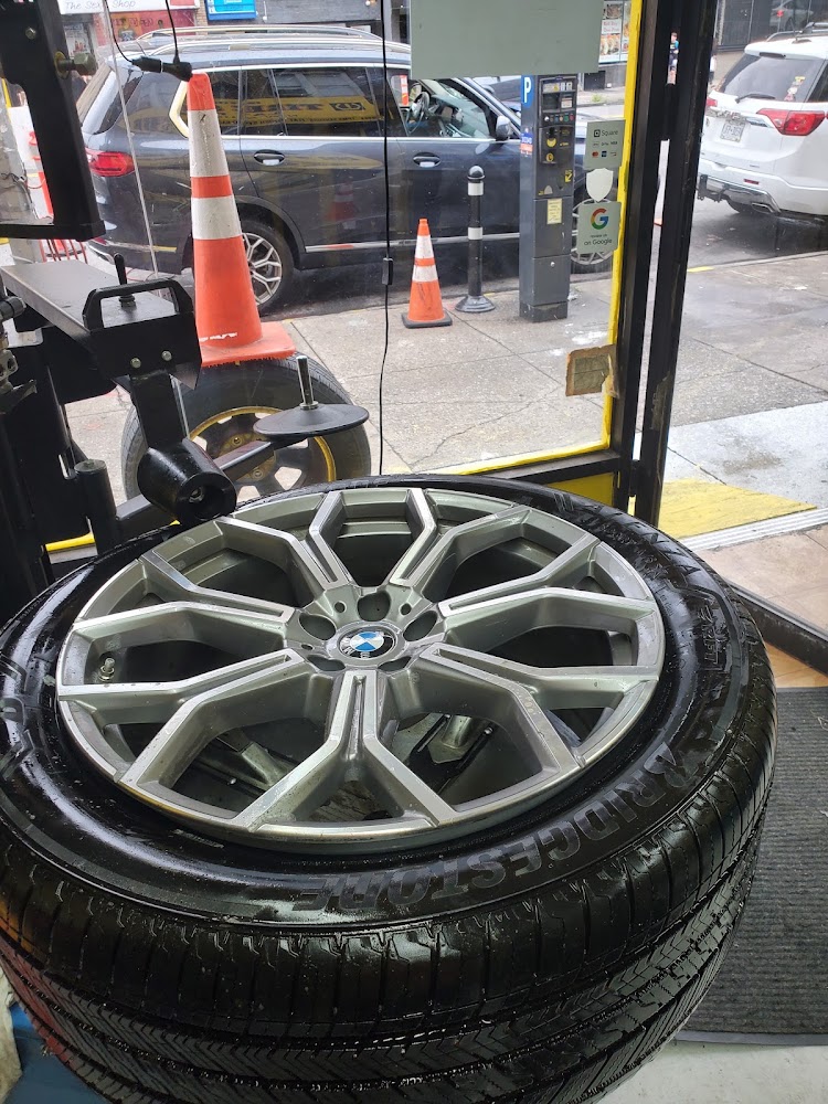 BROOKLYN TIRE SHOP. FLAT FIX. ROAD SERVICE . OPEN LATE 11:45PM photo 2