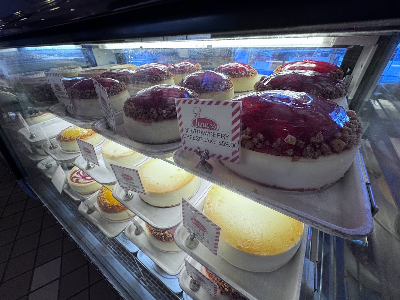 Junior's Restaurant & Bakery photo 3
